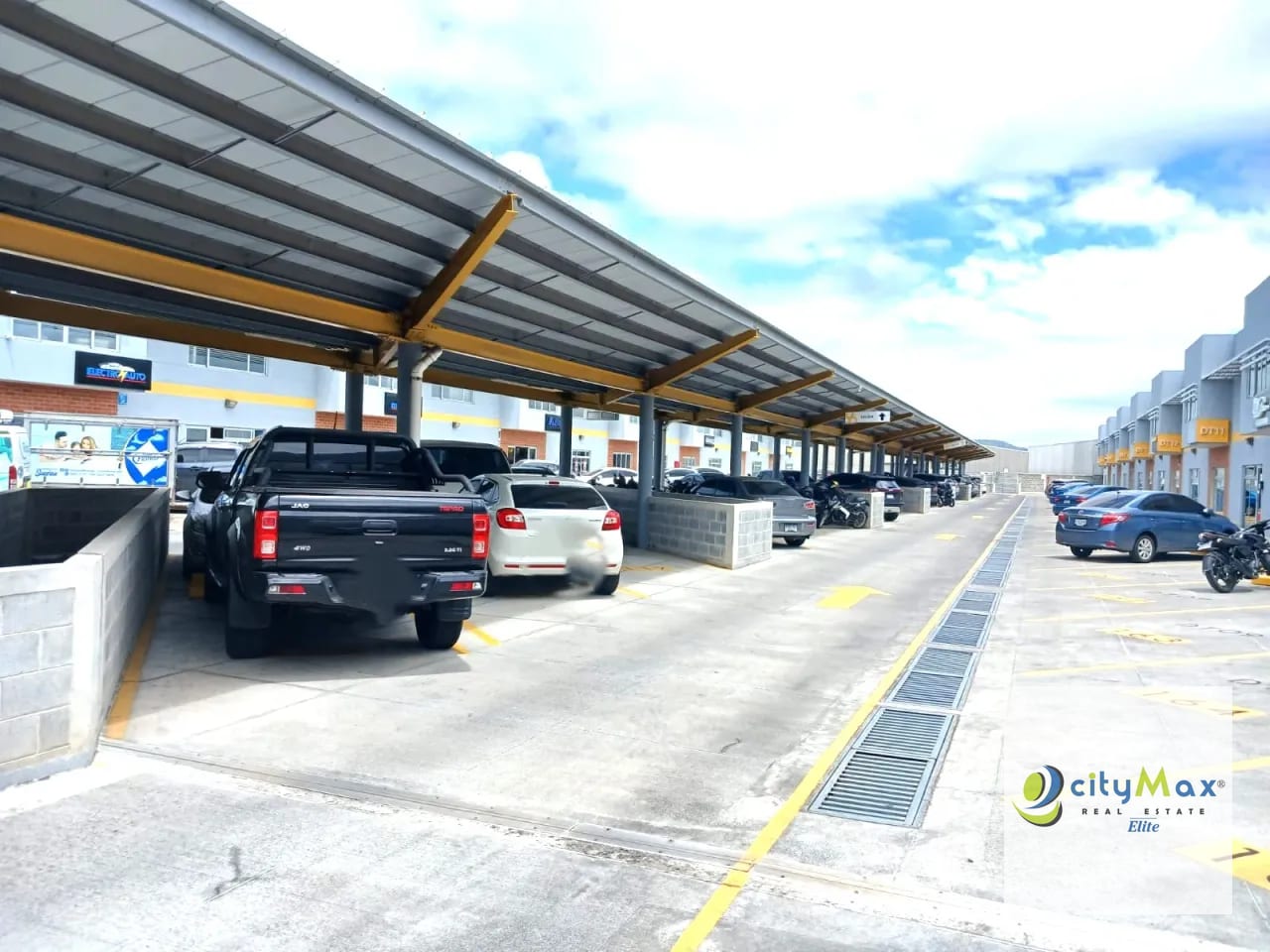 Ofi Bodega en Alquiler en el Naranjo - Zona 4 de Mixco — Bodega / Ofibodega en Alquiler en Condado Naranjo, Zona 4 Mixco, Guatemala, Ciudad — foto 13 de 13