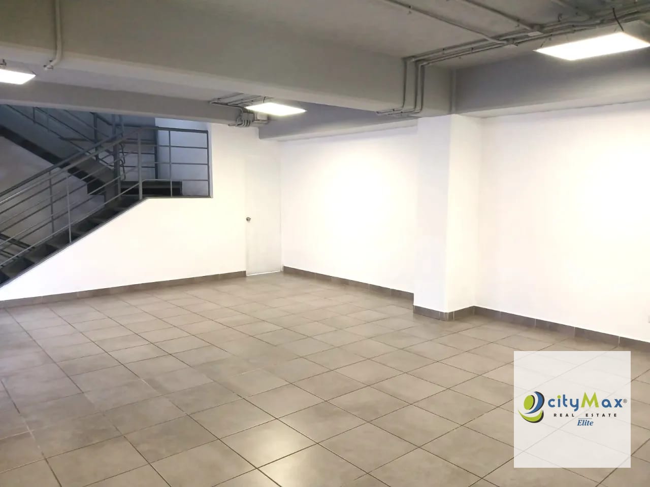 Ofi Bodega en Alquiler en el Naranjo - Zona 4 de Mixco — Bodega / Ofibodega en Alquiler en Condado Naranjo, Zona 4 Mixco, Guatemala, Ciudad — foto 7 de 13
