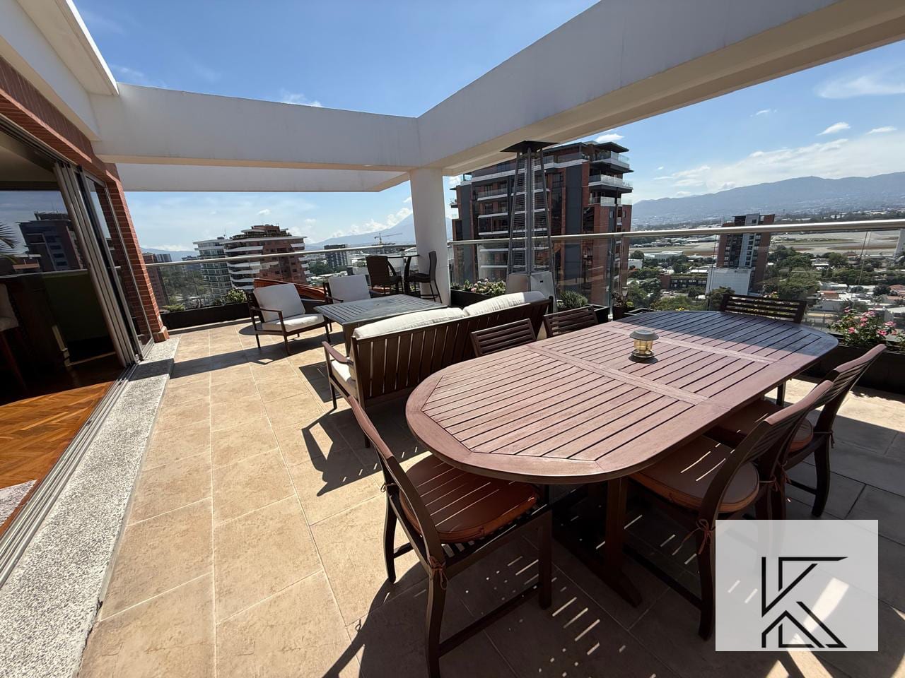 Exclusivo Penthouse en VENTA en zona 14 — Apartamento en Venta en Akoya, Zona 14, Guatemala, Ciudad — foto 10 de 17