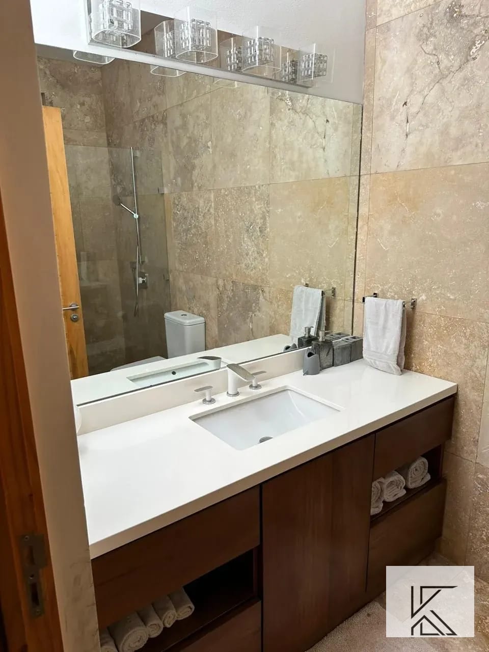 Residencia Contemporanea en VENTA en Las Luces — Casa en Venta en Carretera a El Salvador, Guatemala, Ciudad — foto 8 de 13