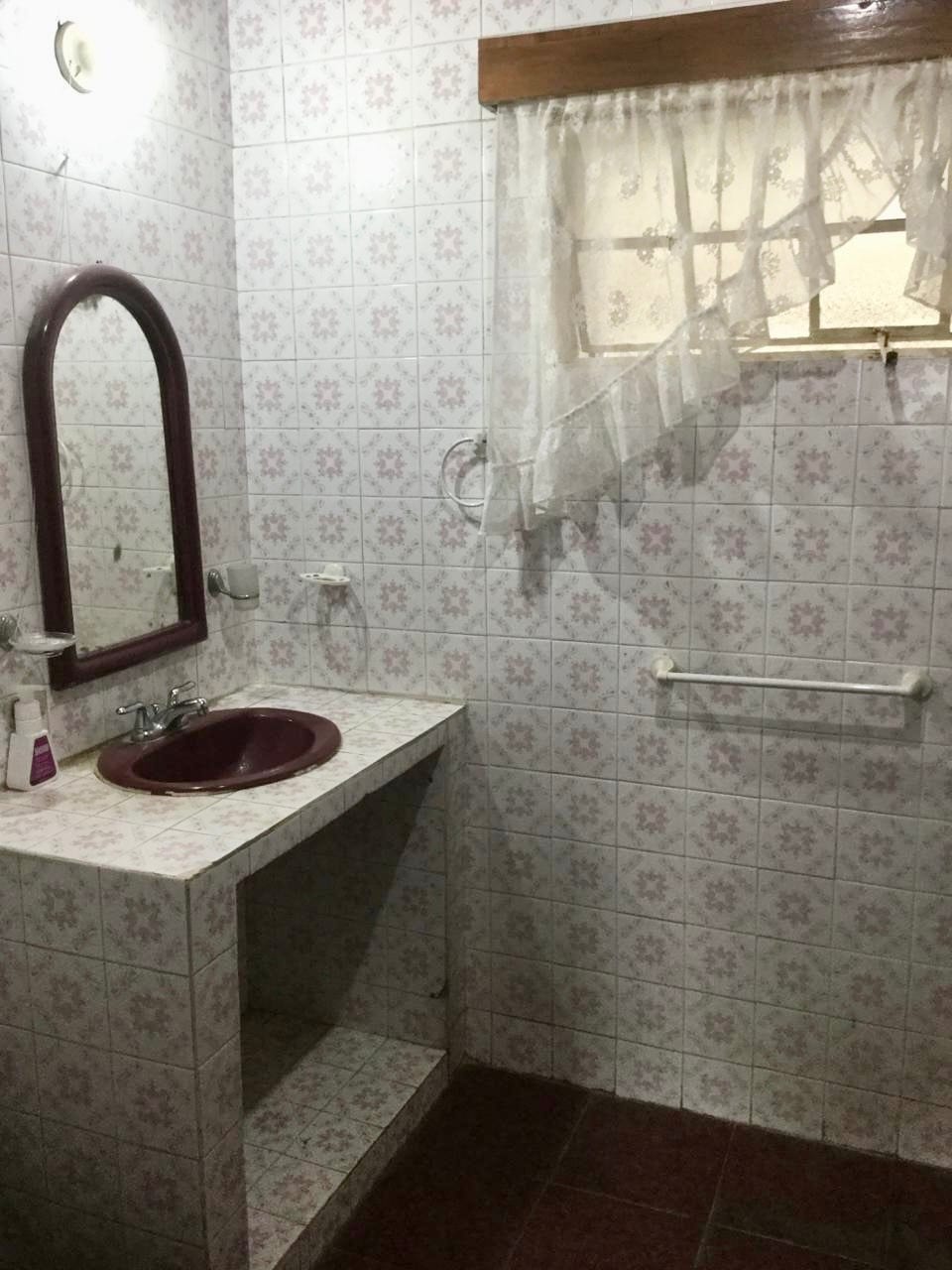 Alquilo Amplia Propiedad Cercana a Hospitales en Zona 11 — Casa en Alquiler en Zona 11, Guatemala, Ciudad — foto 5 de 6