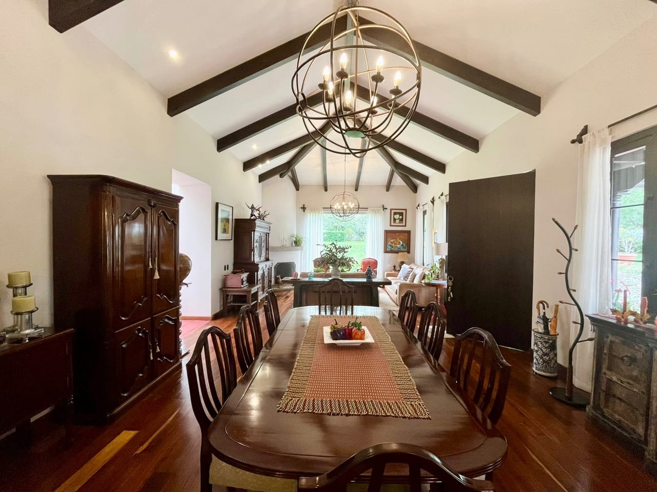 Hermosa Casa con Amplio Terreno en San Pedro el Alto — Casa en Venta en San Pedro El Alto, Antigua, Sacatepéquez — foto 1 de 11
