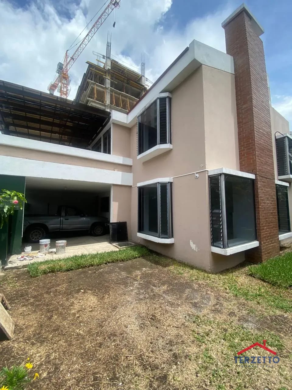 CASA CON USO COMERCIAL ZONA 15 VISTA HERMOSA 2 — Casa en Alquiler en Zona 15, Guatemala, Ciudad — foto 1 de 16
