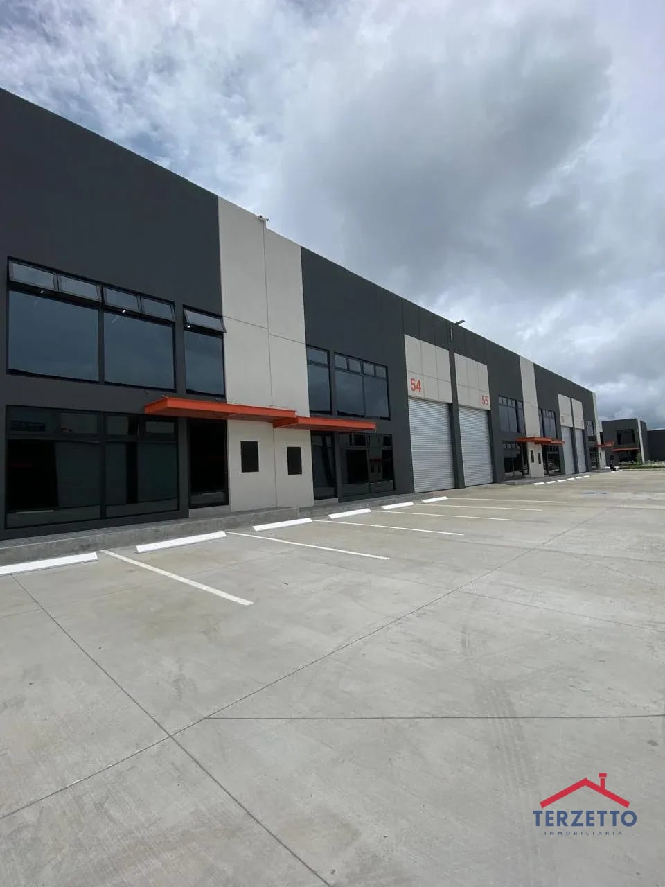 Bodega Empresarial Chimaltenango — Bodega / Ofibodega en Alquiler en San Andrés Itzapa, Chimaltenango — foto 1 de 7