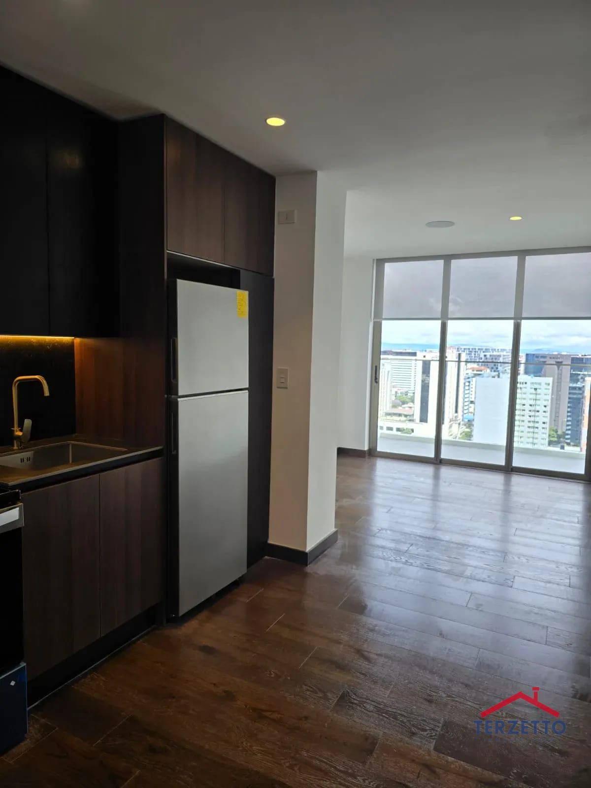 Apartamento Zona 10 — Apartamento en Alquiler en Atarah, Zona 10, Guatemala, Ciudad — foto 4 de 15