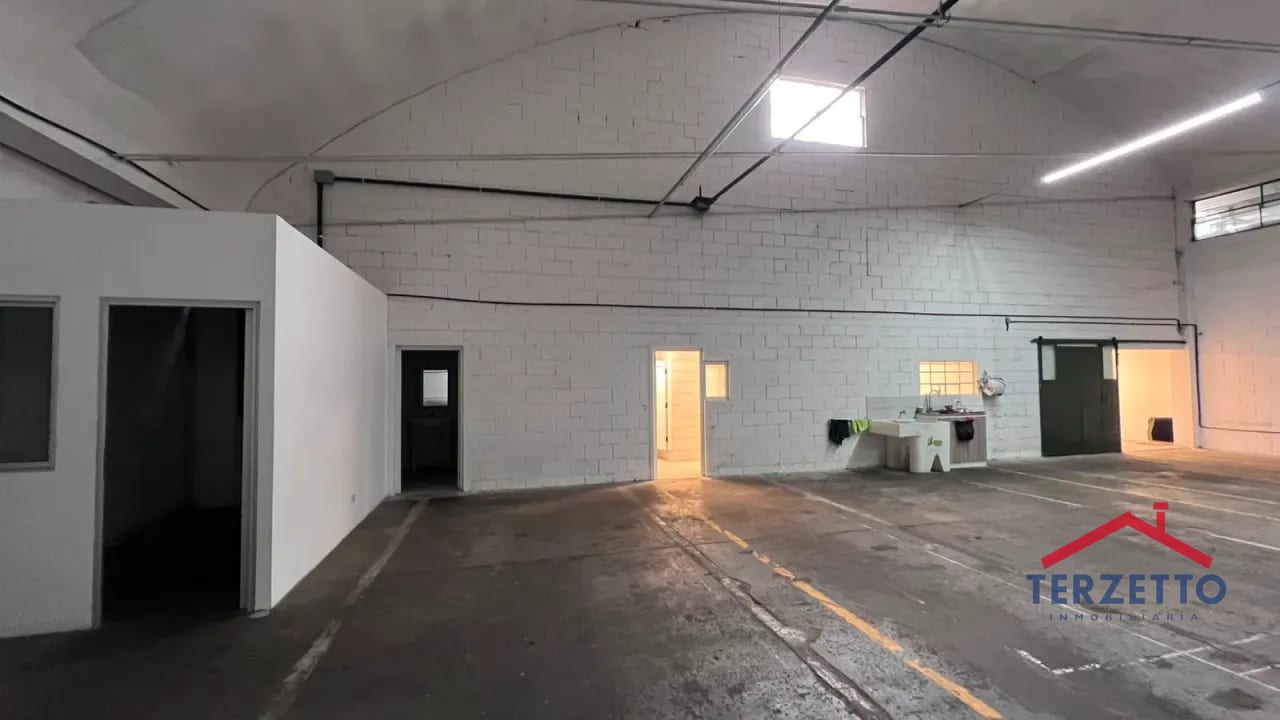 Bodega en Avenida Petapa Zona 12 — Bodega / Ofibodega en Alquiler en Zona 12, Guatemala, Ciudad — foto 1 de 15