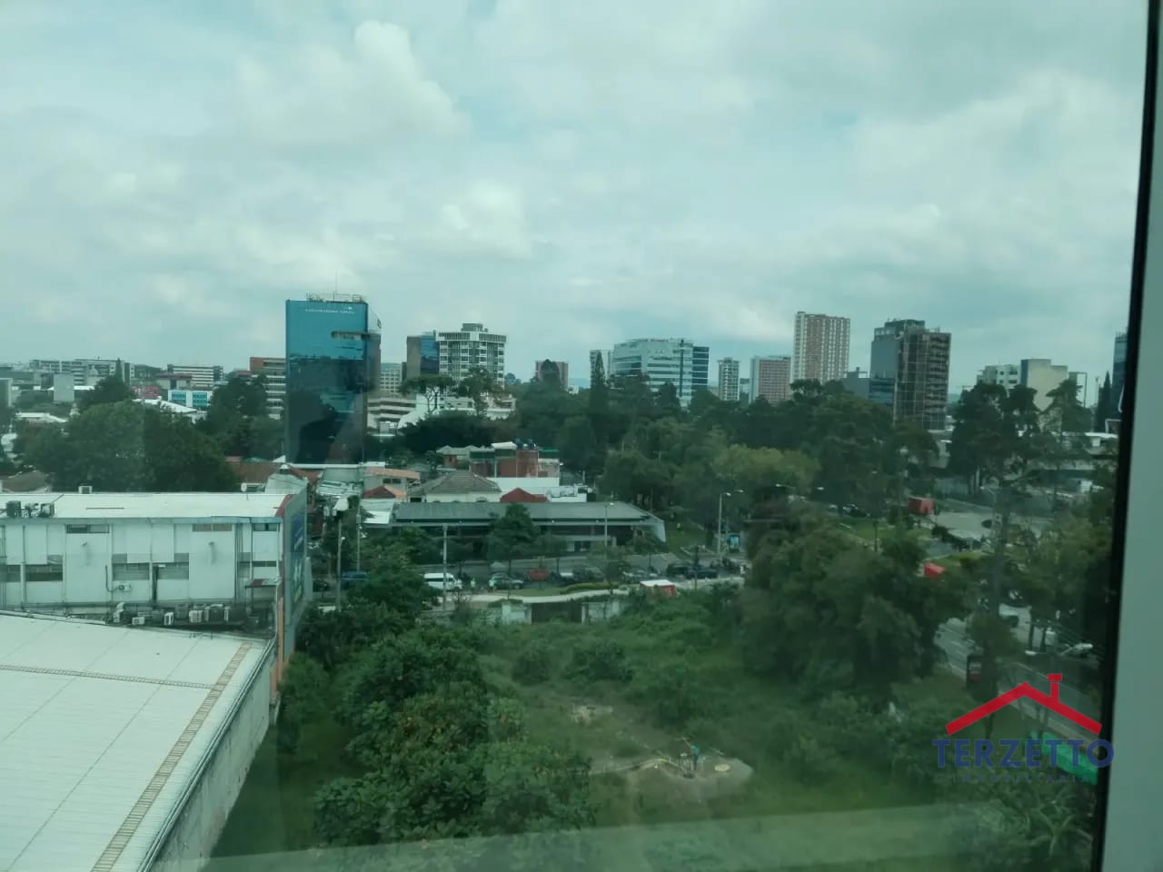 Oficina Zona 9 — Oficina en Alquiler en Zona 9, Guatemala, Ciudad — foto 4 de 4