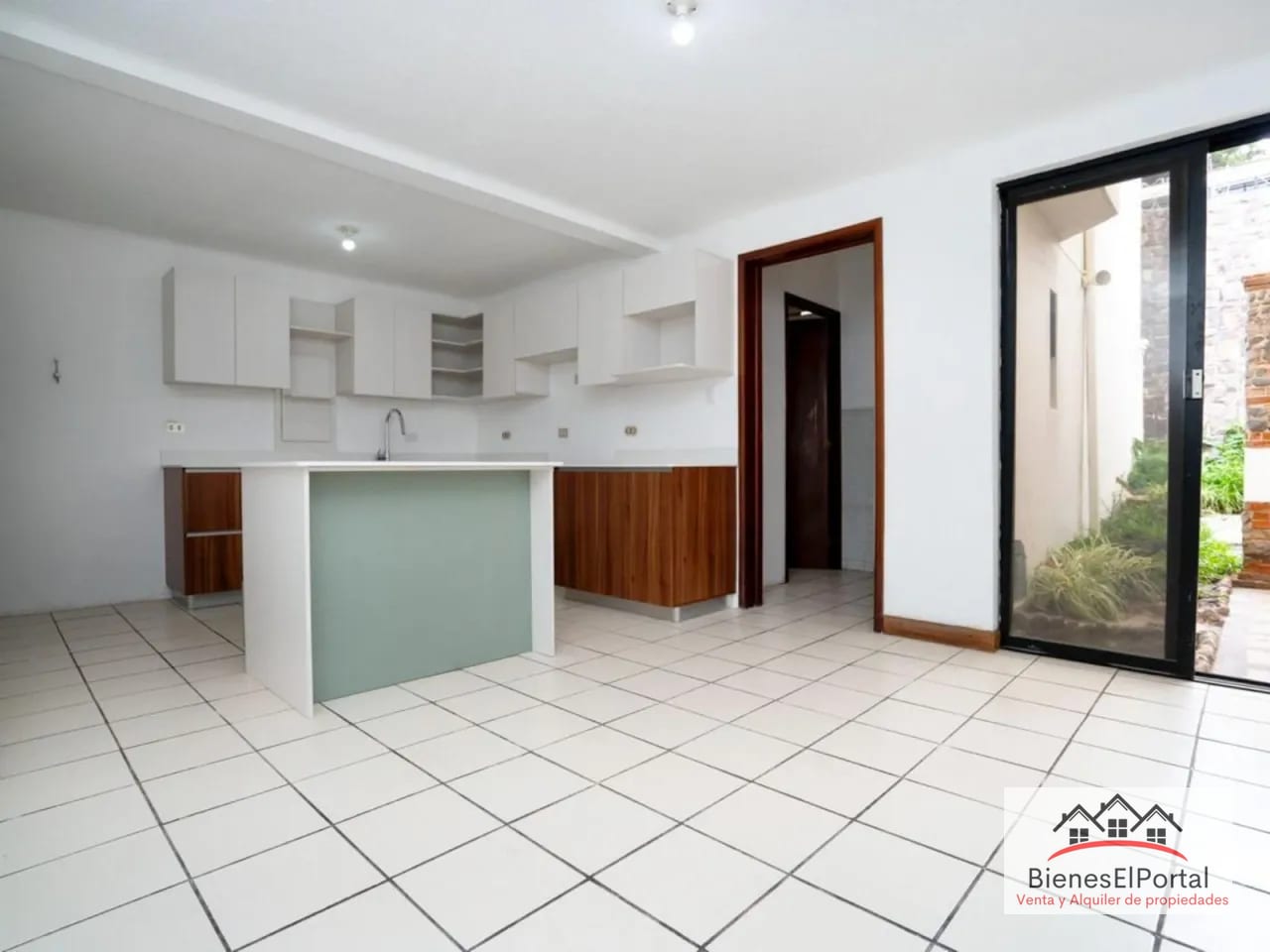 Casa en San Miguel II, Km.16.5 CAES Santa Catarina Pinula — Casa en Venta en Carretera a El Salvador, Guatemala, Ciudad — foto 3 de 9