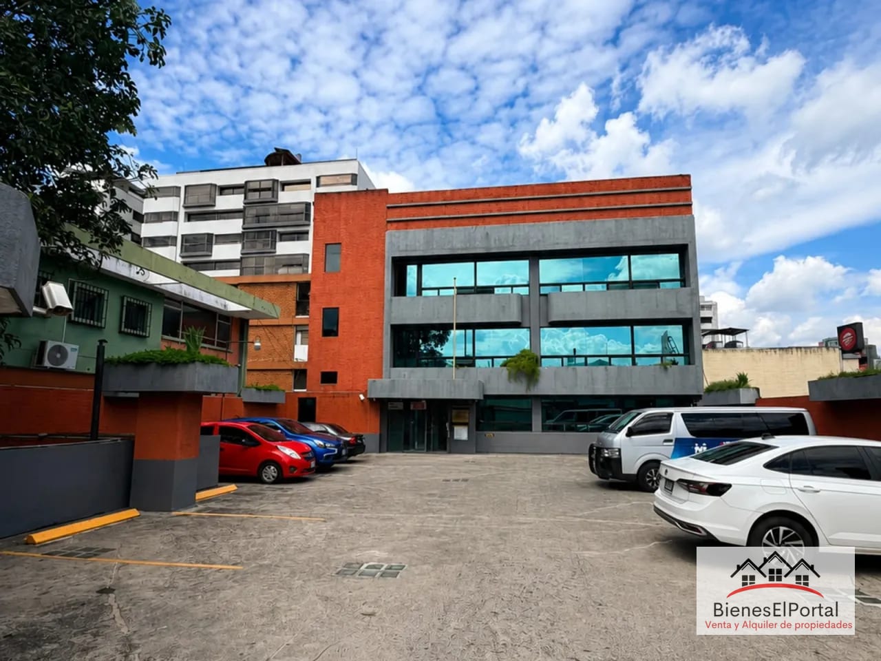 Edificio en venta en Zona 9 — Edificio en Venta en Zona 9, Guatemala, Ciudad — foto 1 de 4
