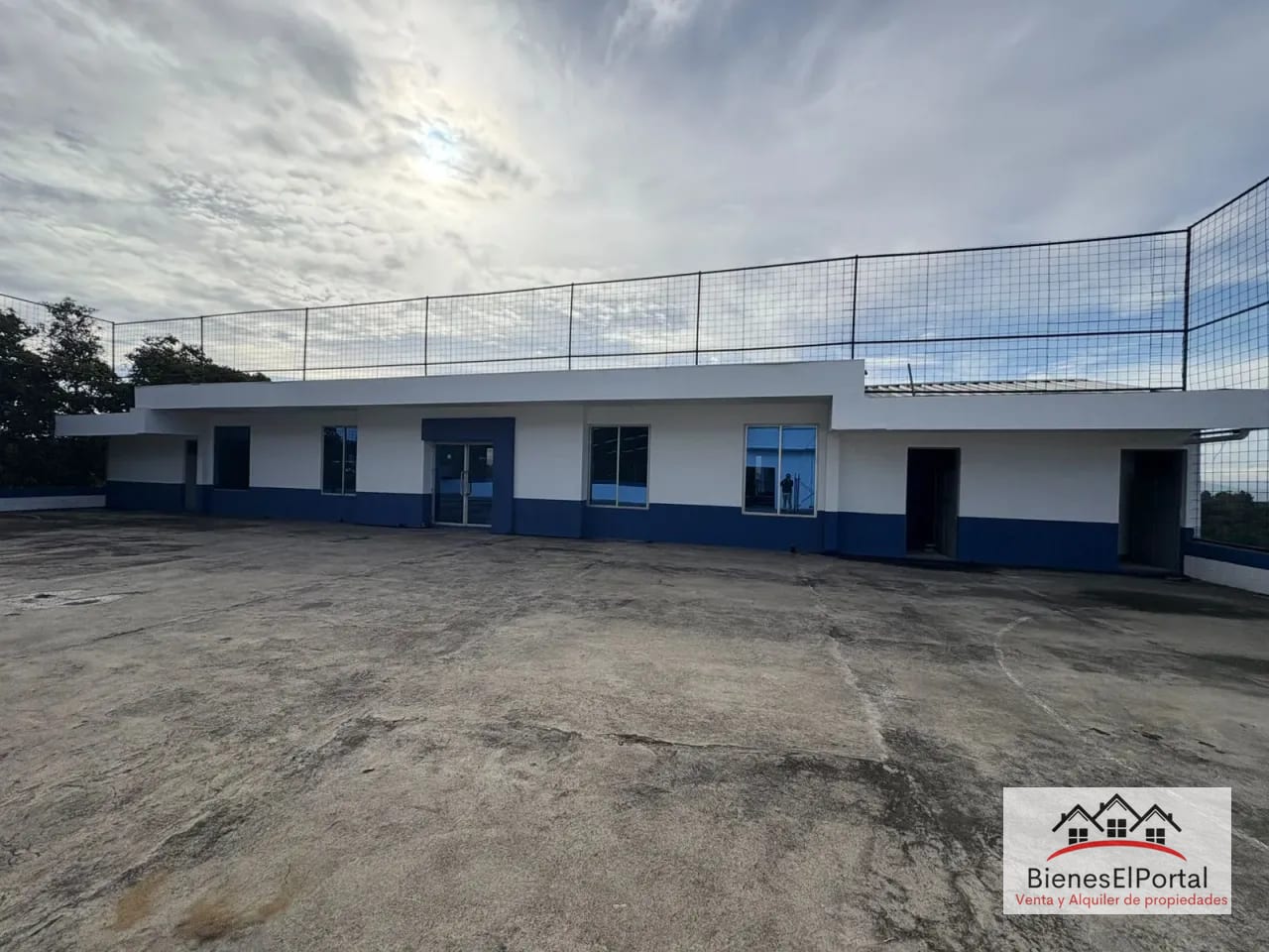 Bodega en renta en Bulevar Sur San Cristóbal — Bodega / Ofibodega en Venta en Zona 8 Mixco, Guatemala, Ciudad — foto 2 de 5
