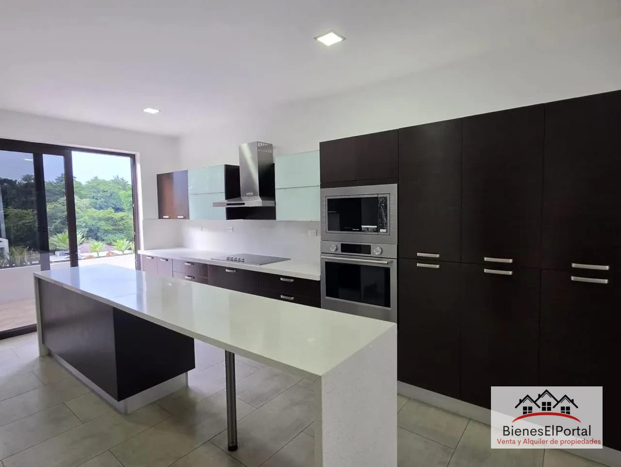 Linda casa en Lomas de San Isidro Zona 16 — Casa en Venta en Lomas de San Isidro, Zona 16, Guatemala, Ciudad — foto 3 de 6
