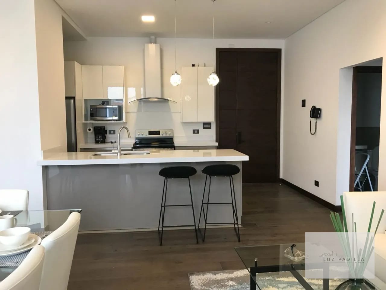 ESPECTACULAR APARTAMENTO AMUEBLADO EN RENTA EN BELESA CAYALA — Apartamento en Alquiler en Zona 16, Guatemala, Ciudad — foto 8 de 10