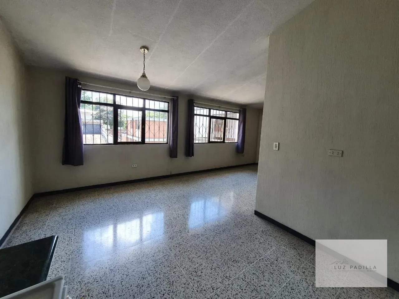 Amplia casa en Colonia El Carmen Zona 12 — Casa en Venta en El Carmen, Zona 12, Guatemala, Ciudad — foto 4 de 17