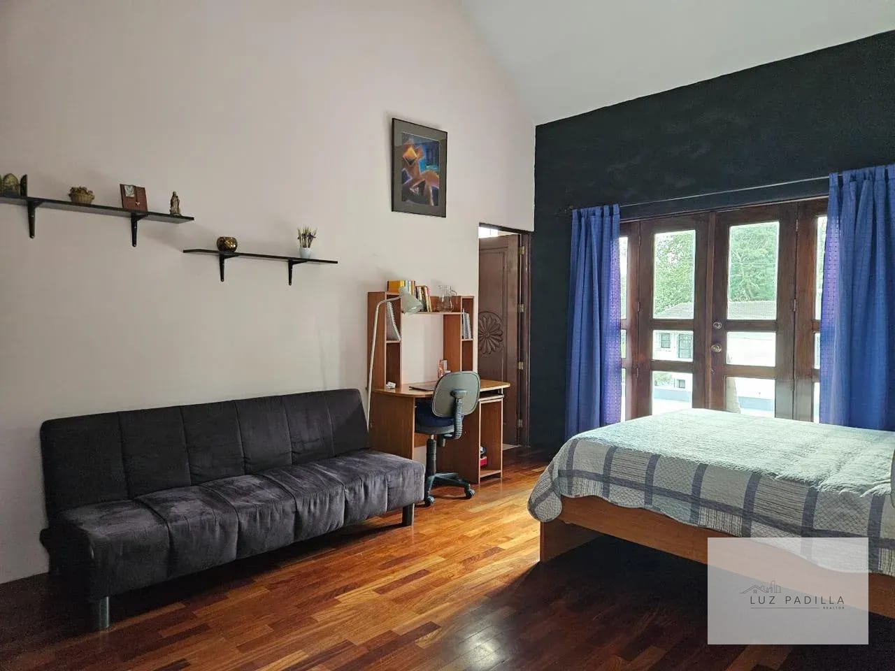 Alquilo casa en zona 10 ubicación privilegiada — Casa en Alquiler en Zona 10, Guatemala, Ciudad — foto 10 de 13