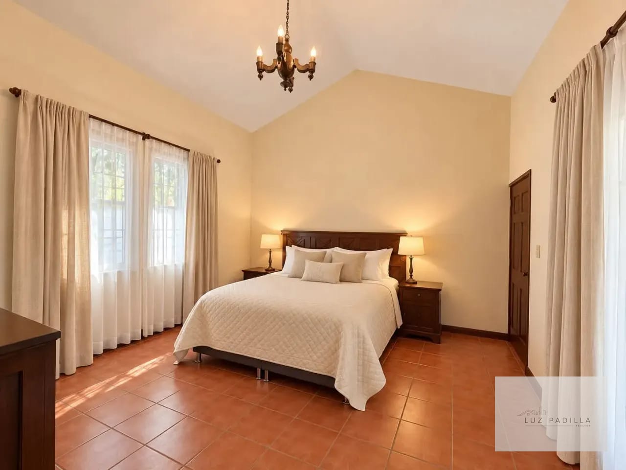 Venta de Amplia Casa en San Jose Pinula — Casa en Venta en San José Pinula, Guatemala, Ciudad — foto 3 de 15