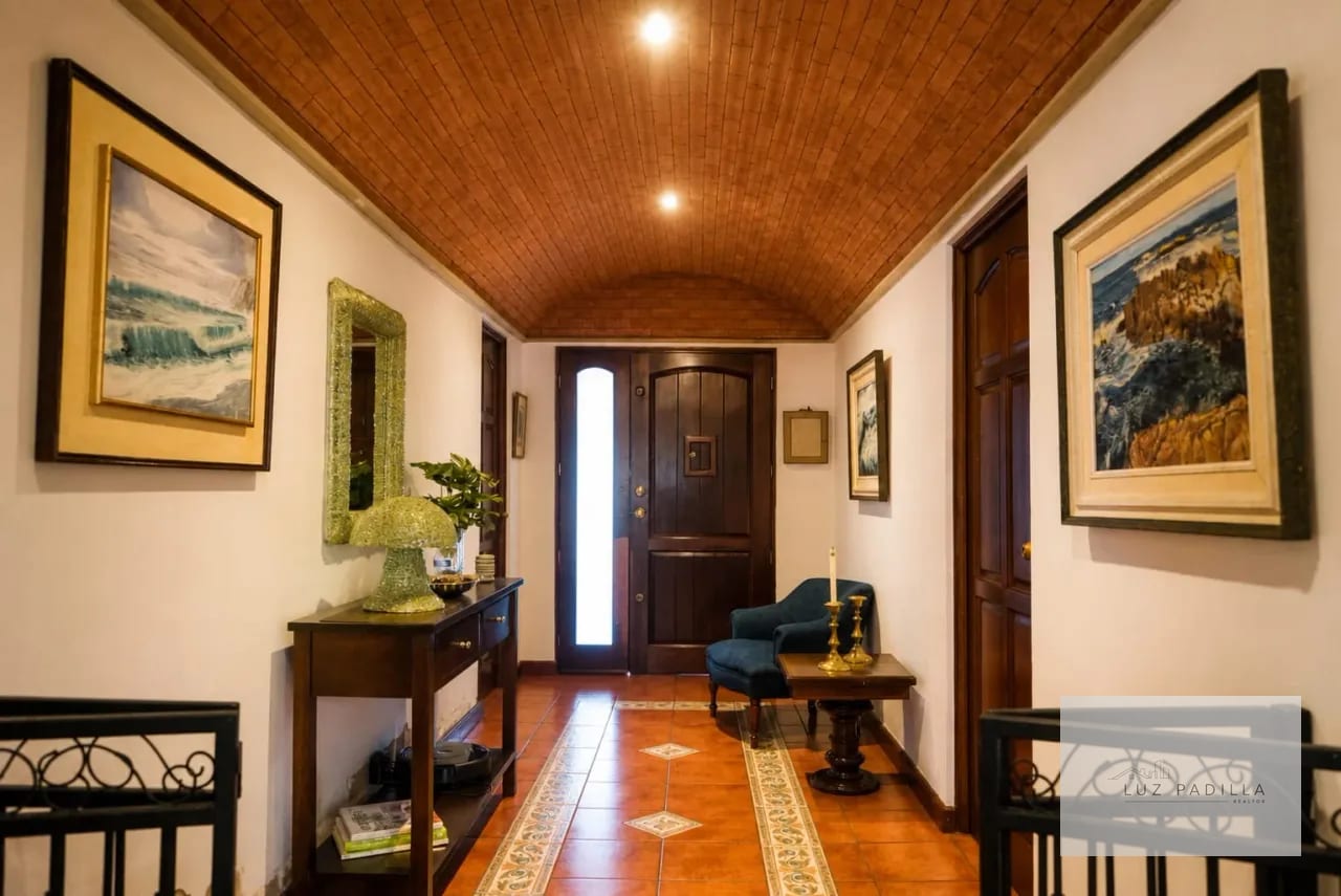 Venta de Amplia Casa en San Jose Pinula — Casa en Venta en San José Pinula, Guatemala, Ciudad — foto 1 de 15