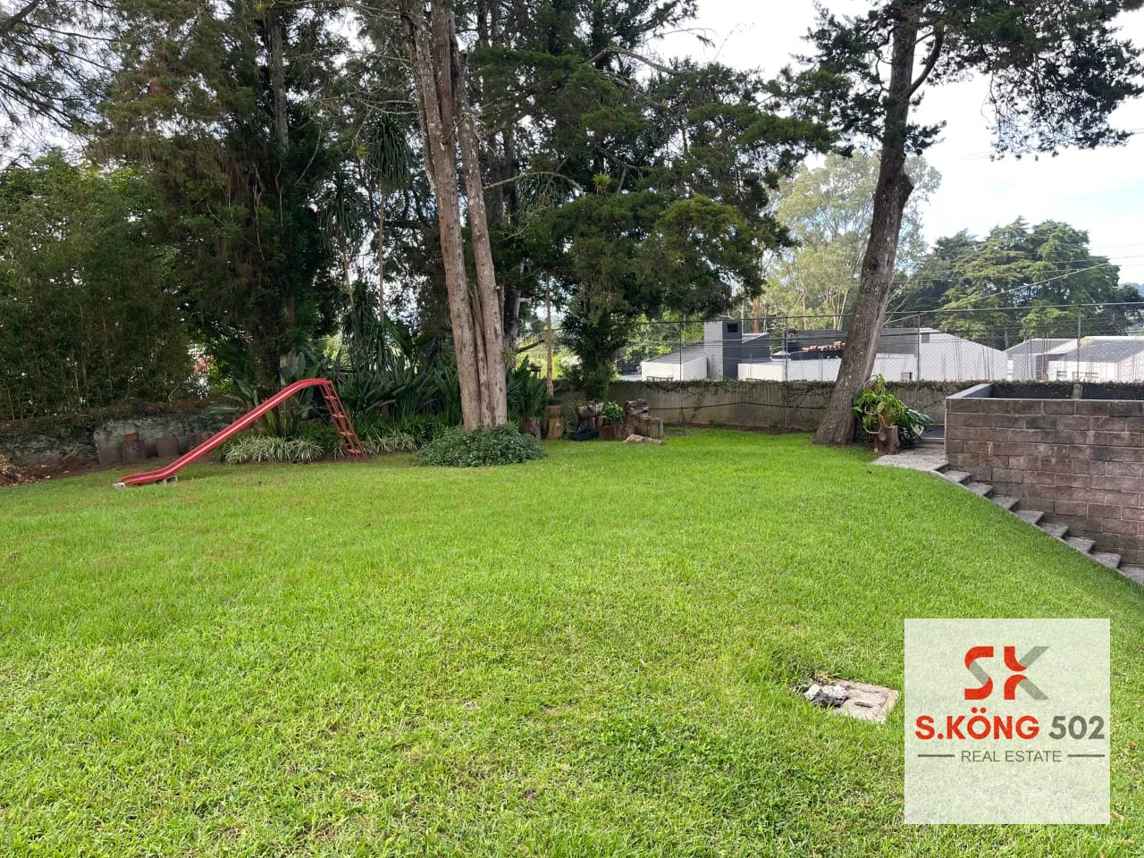 SE RENTA CASA GRANDE CON ENORME JARDÍN EN EL SOCORRO, Km. 12.7 HILLTOP, CES — Casa en Alquiler en Santa Catarina Pinula, Guatemala, Ciudad — foto 4 de 16