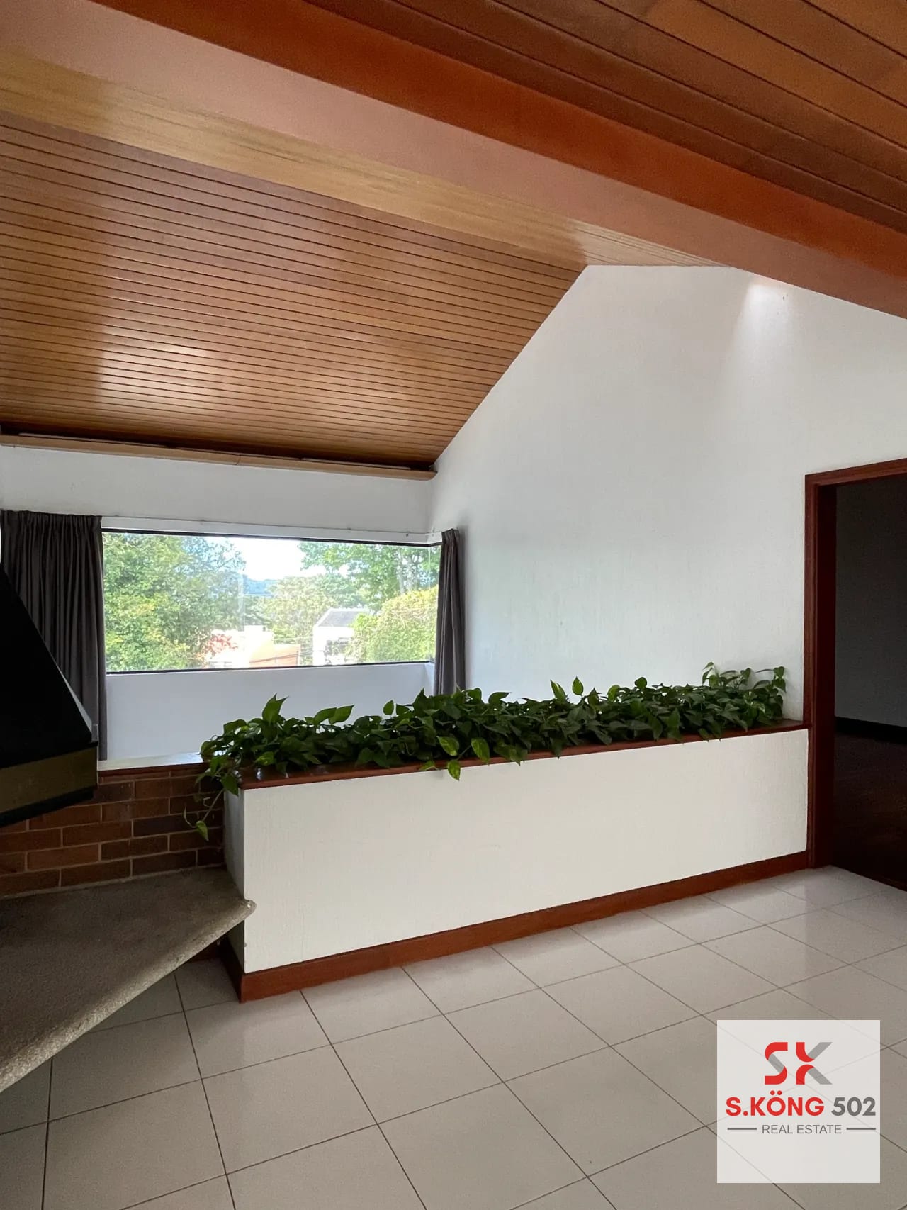 SE RENTA CASA GRANDE CON JARDÍN EN EL SOCORRO, Km. 12.7 HILLTOP, CES — Casa en Alquiler en El Socorro, Carretera a El Salvador, Guatemala, Ciudad — foto 15 de 17