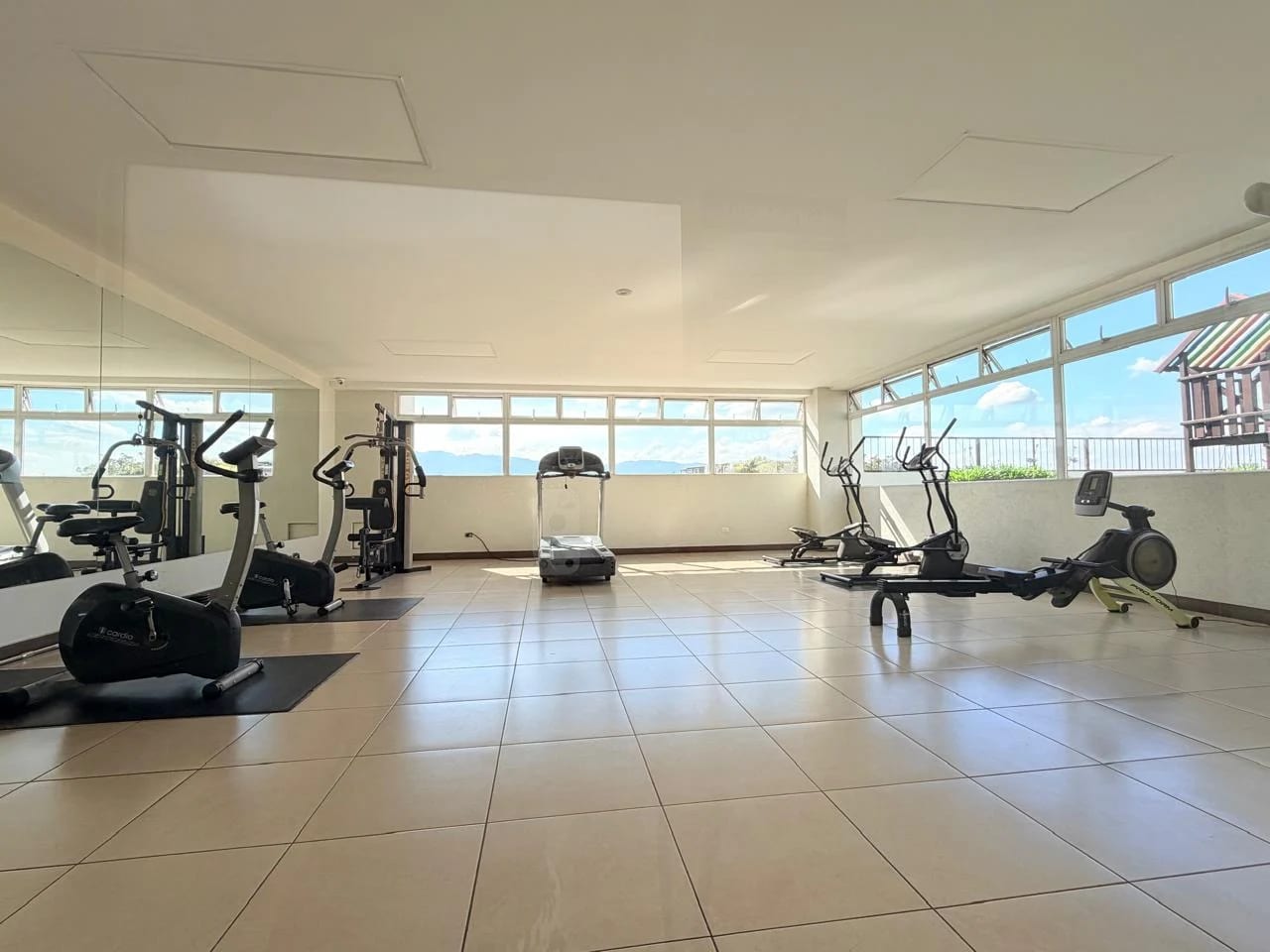 APARTAMENTO EN VENTA EN SANTA MARÍA DE LAS CHARCAS ZONA 11 — Apartamento en Venta en Santa María de Las Charcas, Zona 11, Guatemala, Ciudad — foto 5 de 9