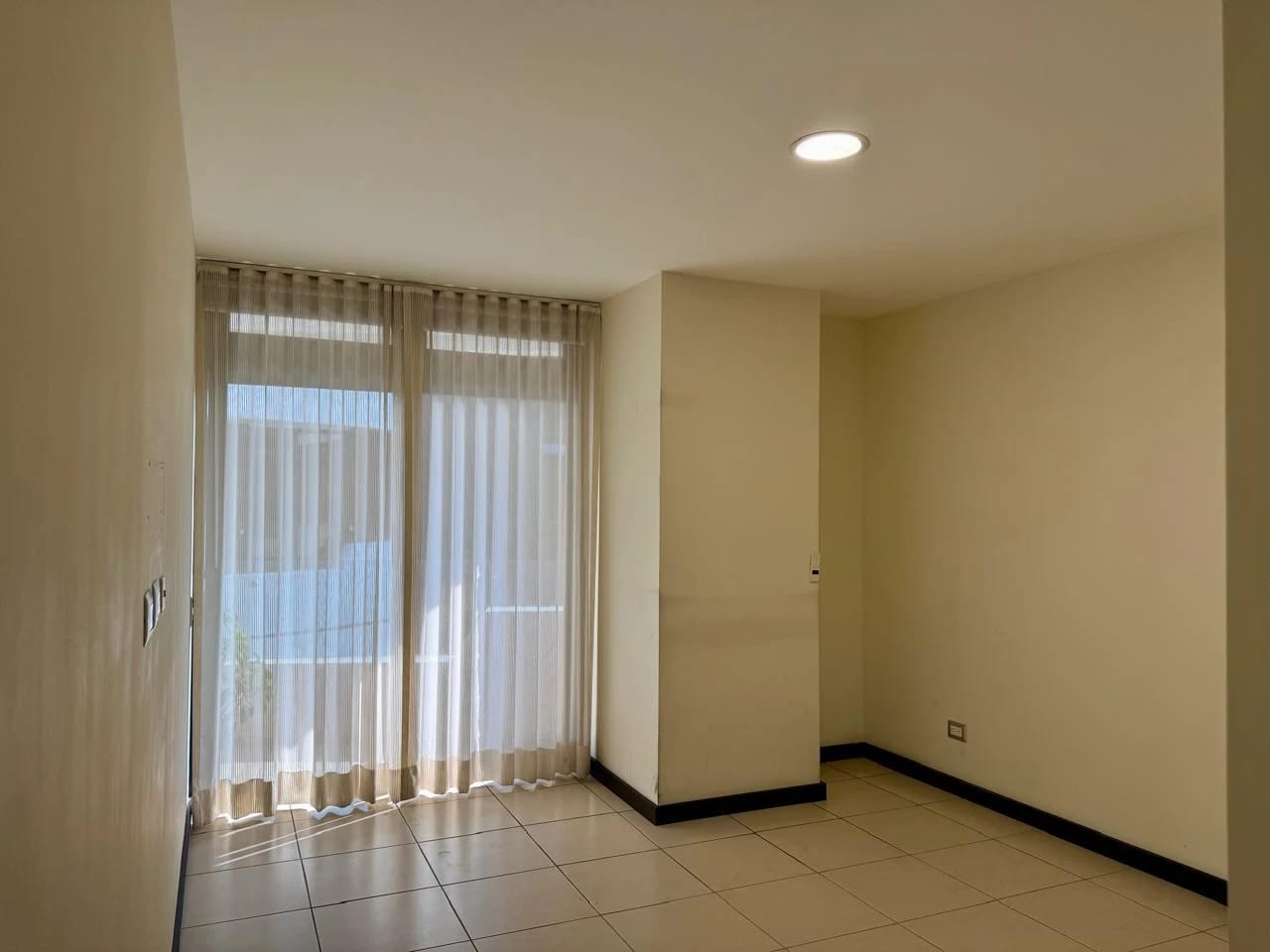 APARTAMENTO EN RENTA EN ZONA 11 EDIFICIO MIRGE — Apartamento en Alquiler en Mirage las charcas, Zona 11, Guatemala, Ciudad — foto 7 de 17