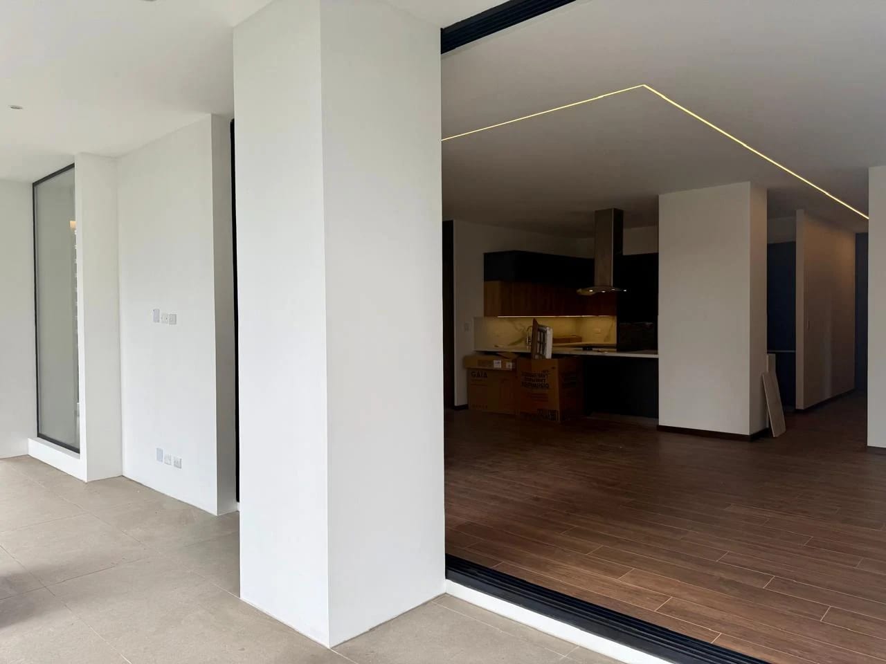 APARTAMENTO EN RENTA EN EXLUSIVO EDIFICIO DE ZONA 14 — Apartamento en Alquiler en Zona 14, Guatemala, Ciudad — foto 7 de 17