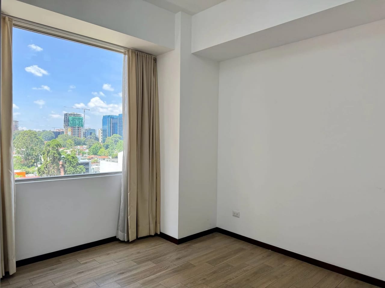 APARTAMENTO EN RENTA EN ZONA 14 — Apartamento en Alquiler en Zona 14, Guatemala, Ciudad — foto 5 de 17