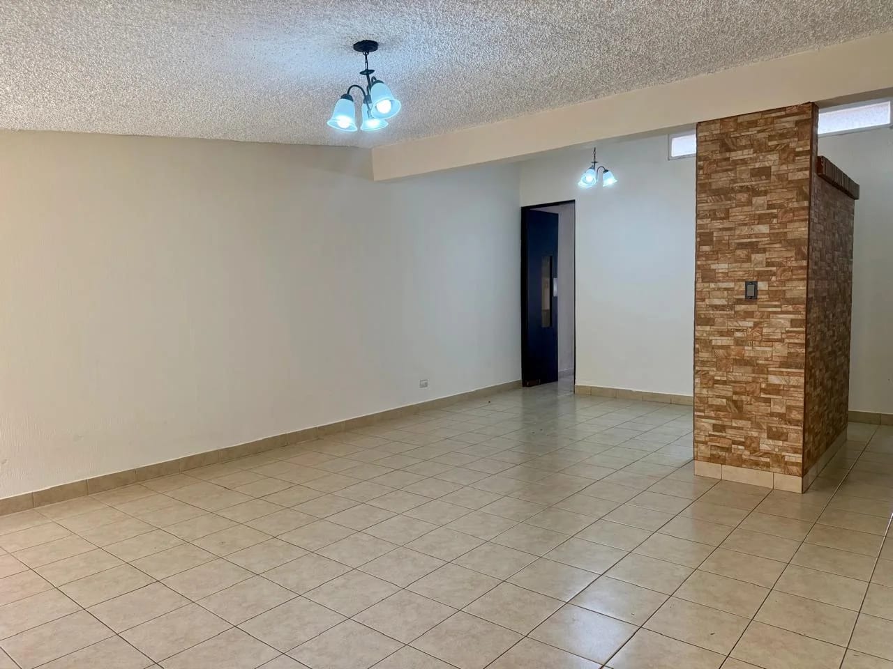 CASA EN VENTA EN ZONA 7. CIUDAD DE PLATA II — Casa en Venta en Ciudad de Plata, Zona 7, Guatemala, Ciudad — foto 3 de 17
