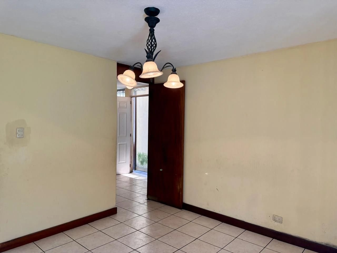 CASA EN RENTA EN ZONA 11 EN CONDOMINIO — Casa en Alquiler en Colonia Mariscal, Zona 11, Guatemala, Ciudad — foto 6 de 8