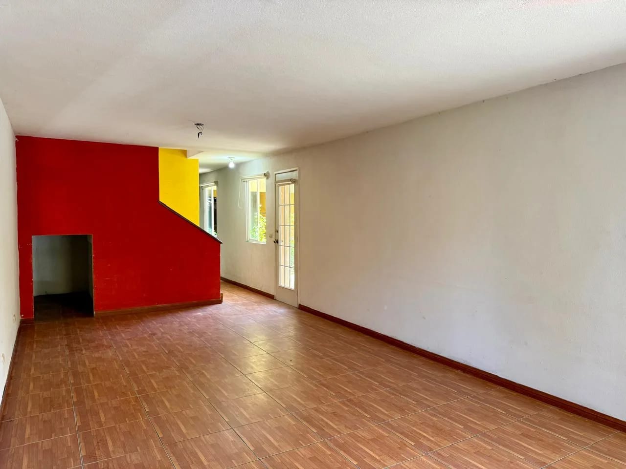 CASA EN VENTA EN VILLA NUEVA, JARDINES DE VERONA, CIUDAD SANTA CLARA — Casa en Venta en Villa Nueva, Guatemala, Ciudad — foto 1 de 17