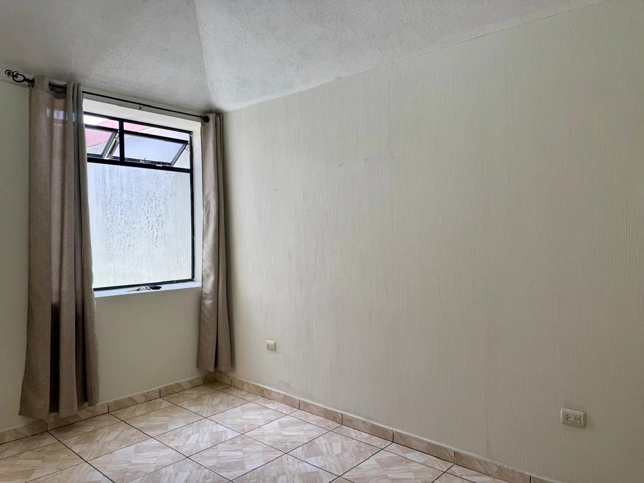 APARTAMENTO EN RENTA EN SAN CRISTOBAL, SECTOR B2 — Apartamento en Alquiler en Zona 8 Mixco, Guatemala, Ciudad — foto 13 de 17
