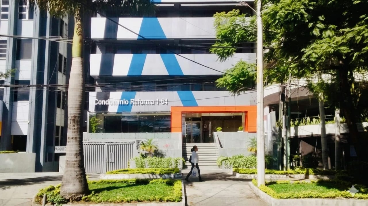 OFICINA EN RENTA EN ZONA 9. EDIFICIO CONDOMINIO REFORMA — Oficina en Alquiler en Zona 9, Guatemala, Ciudad — foto 1 de 3