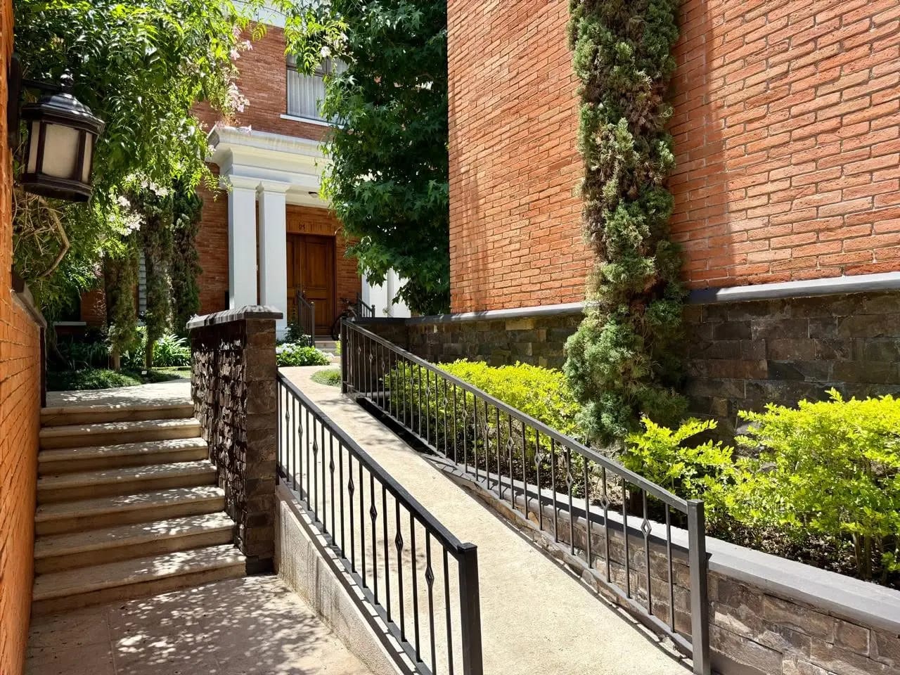 CASA EN VENTA EN ZONA 10, PASAJE OAKLAND — Casa en Venta en Pasaje Oakland, Zona 10, Guatemala, Ciudad — foto 2 de 16