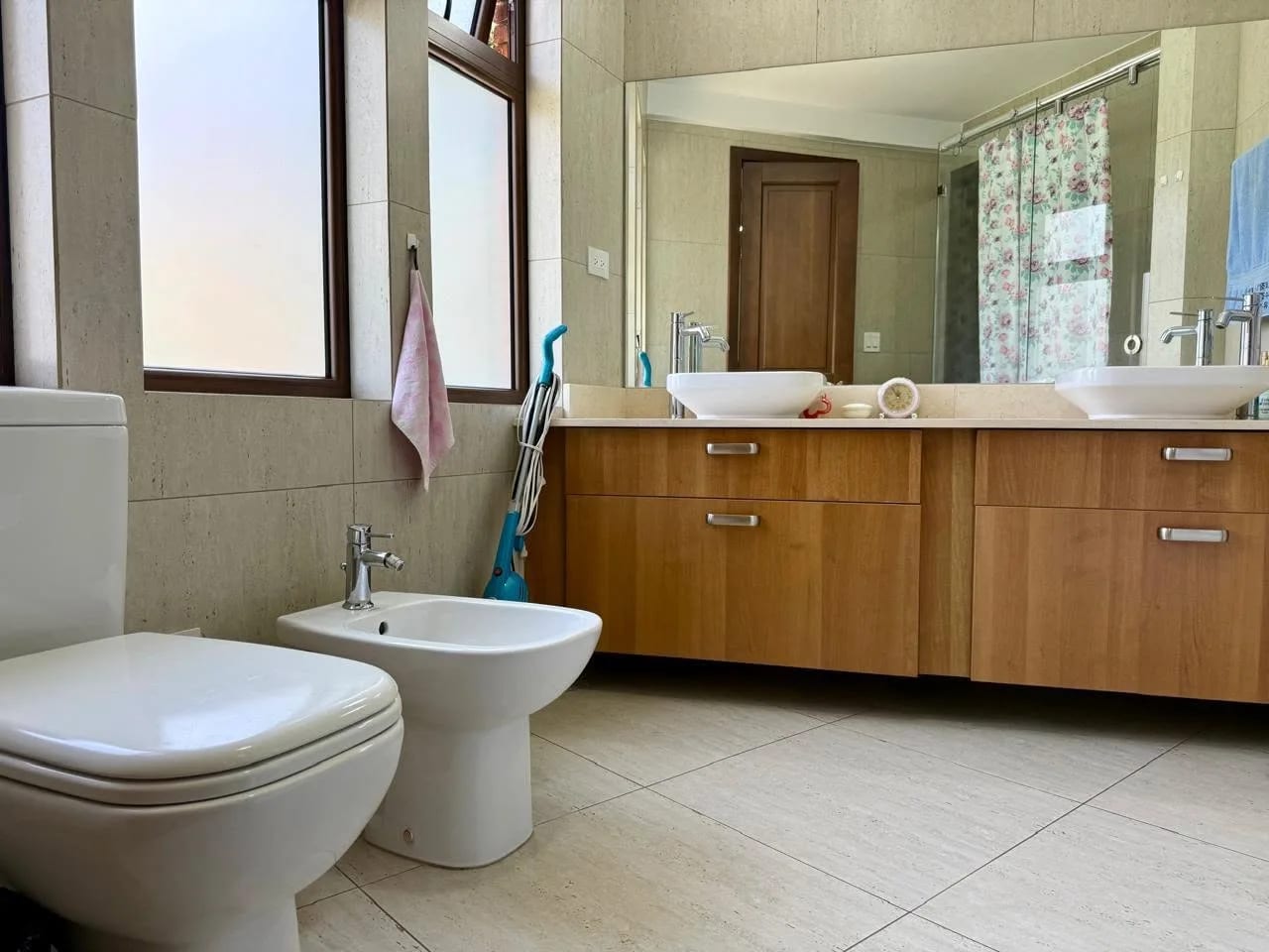 CASA EN VENTA EN ZONA 10, PASAJE OAKLAND — Casa en Venta en Pasaje Oakland, Zona 10, Guatemala, Ciudad — foto 8 de 16
