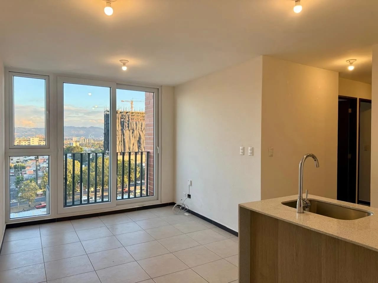 APARTAMENTO EN VENTA EN ZONA 11, PARQUE SAN JORGE — Apartamento en Venta en Parque San Jorge, Zona 11, Guatemala, Ciudad — foto 2 de 16