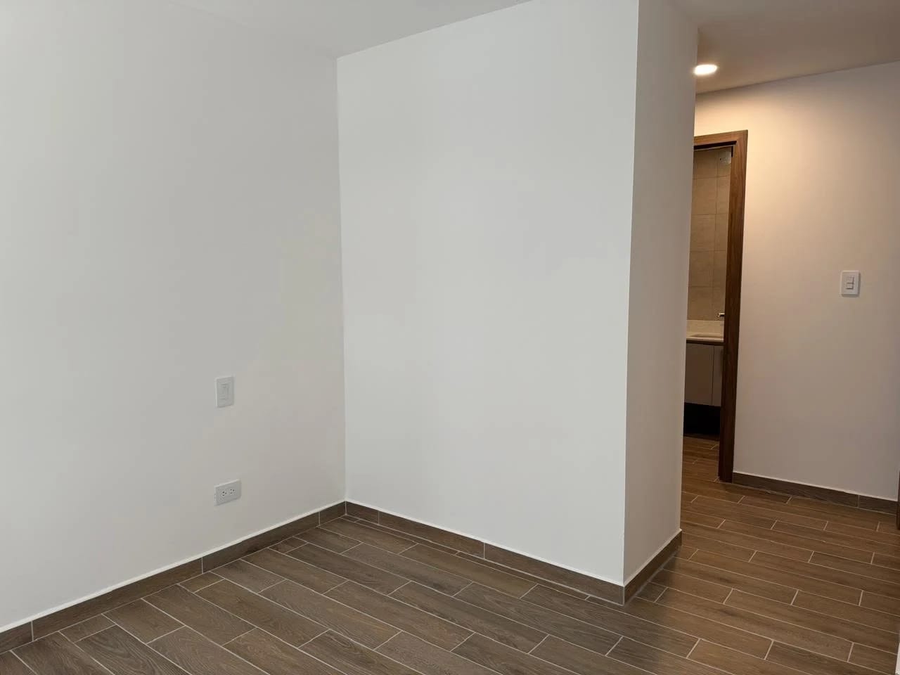 Apartamento en Renta en Parque 14, Zona 14 — Apartamento en Alquiler en Parque 14, Zona 14, Guatemala, Ciudad — foto 7 de 17