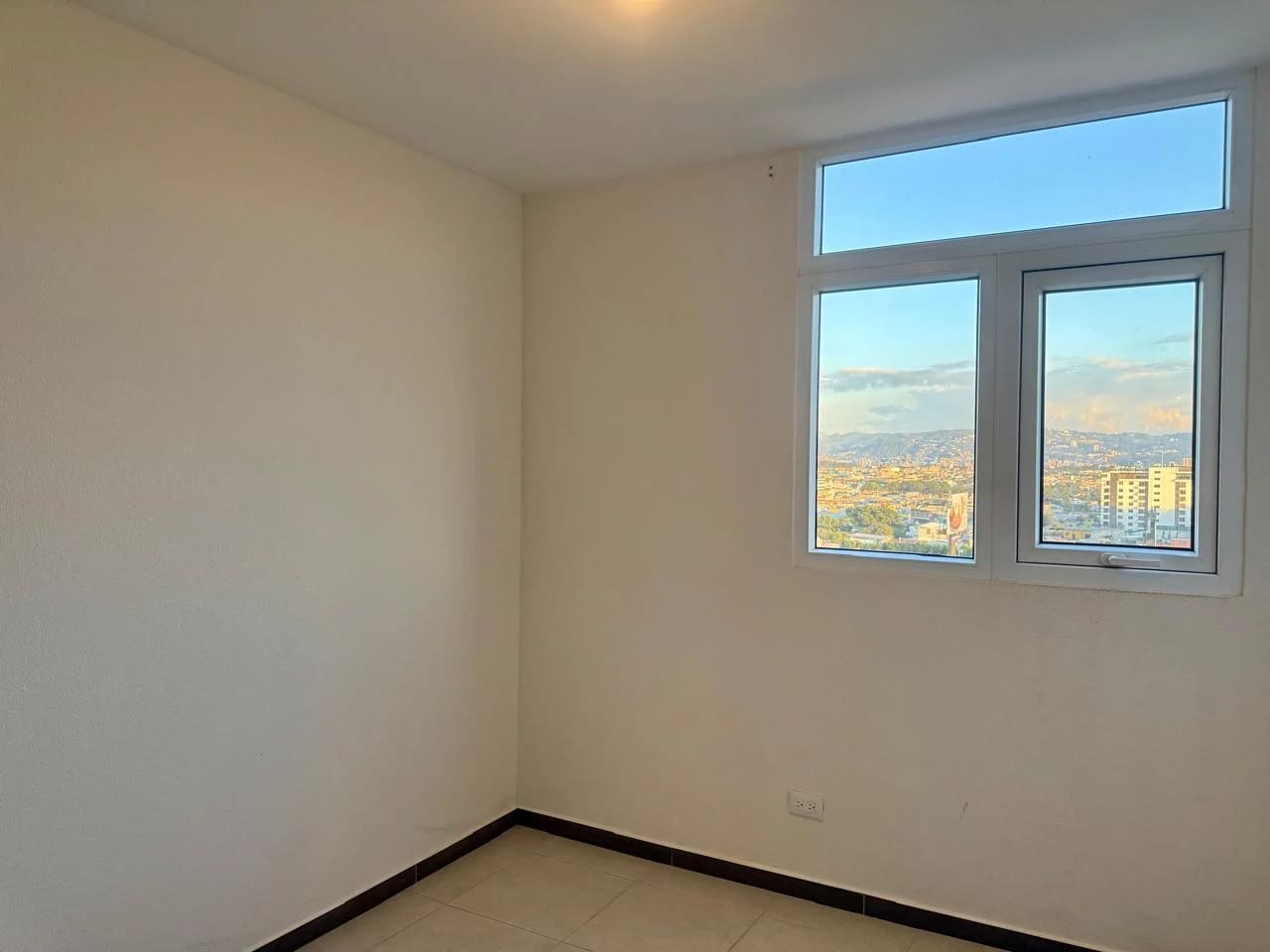 Apartamento en Renta en Zona 11, Parque San Jorge — Apartamento en Alquiler en Parque San Jorge, Zona 11, Guatemala, Ciudad — foto 5 de 16