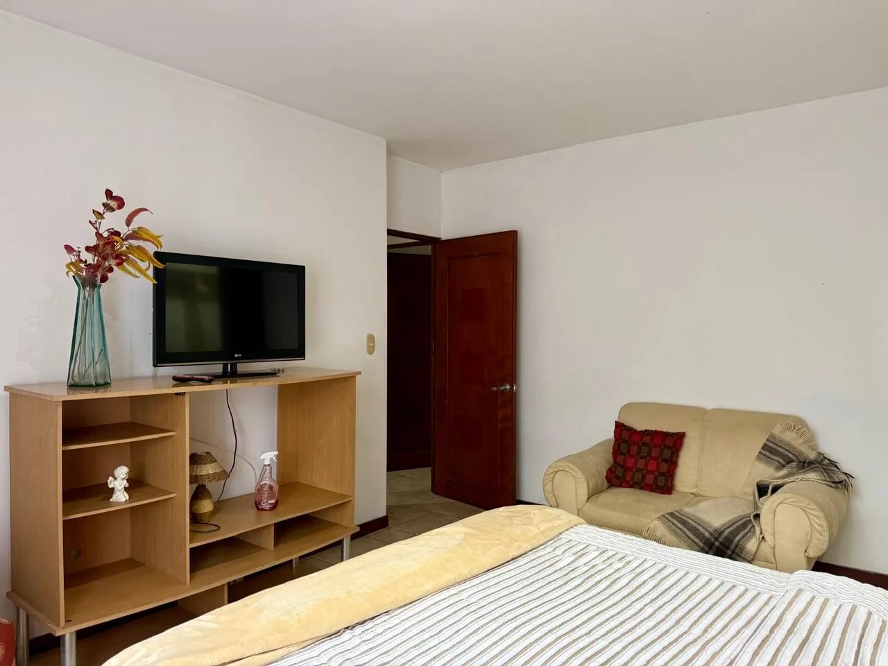 Apartamento Amueblado en Renta KM. 8.5 Carretera a el Salvador — Apartamento en Alquiler en Carretera a El Salvador, Guatemala, Ciudad — foto 12 de 17