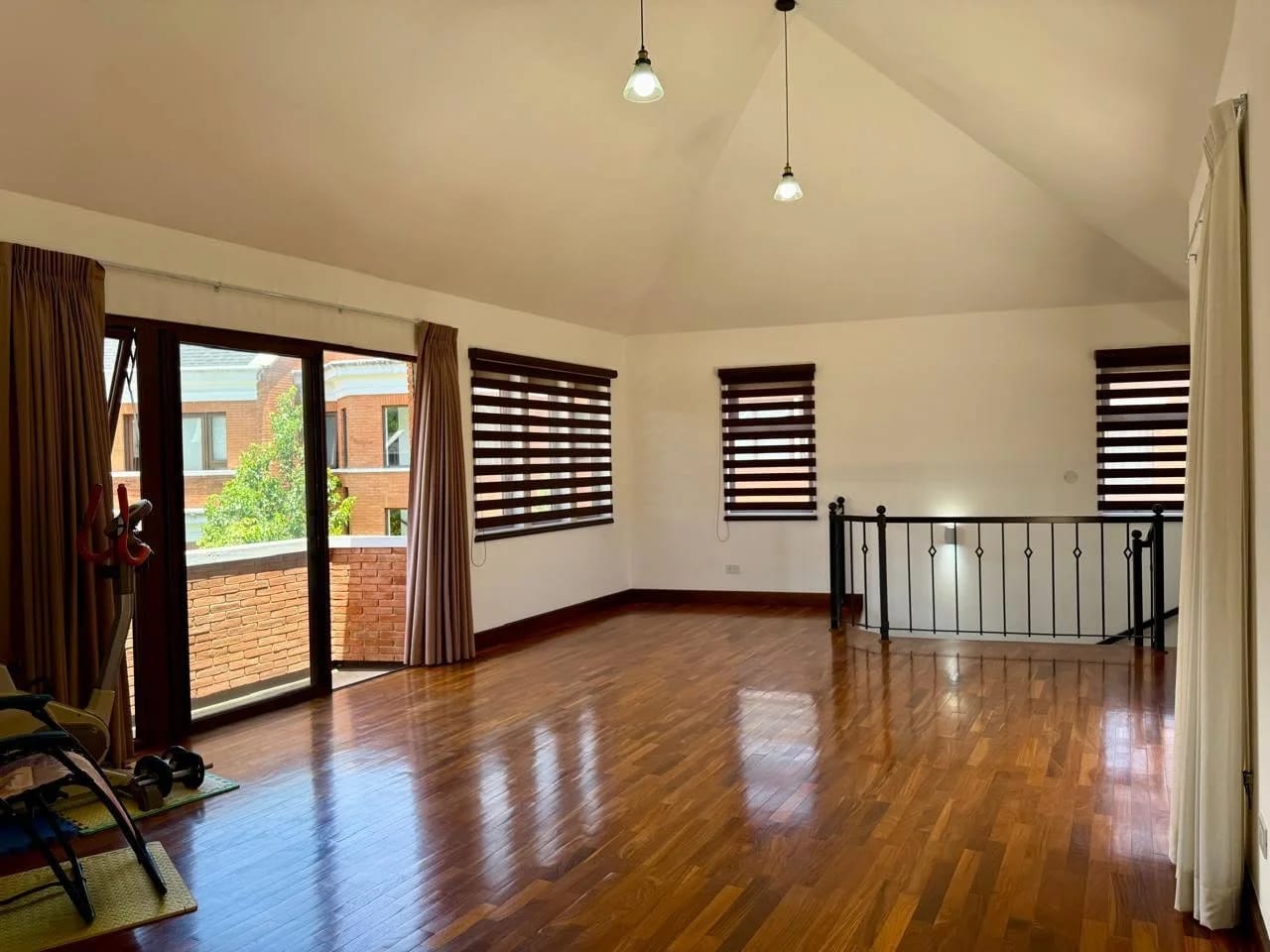 Casa en Venta en Zona 10, Pasaje Oakland — Casa en Venta en Pasaje Oakland, Zona 10, Guatemala, Ciudad — foto 13 de 17