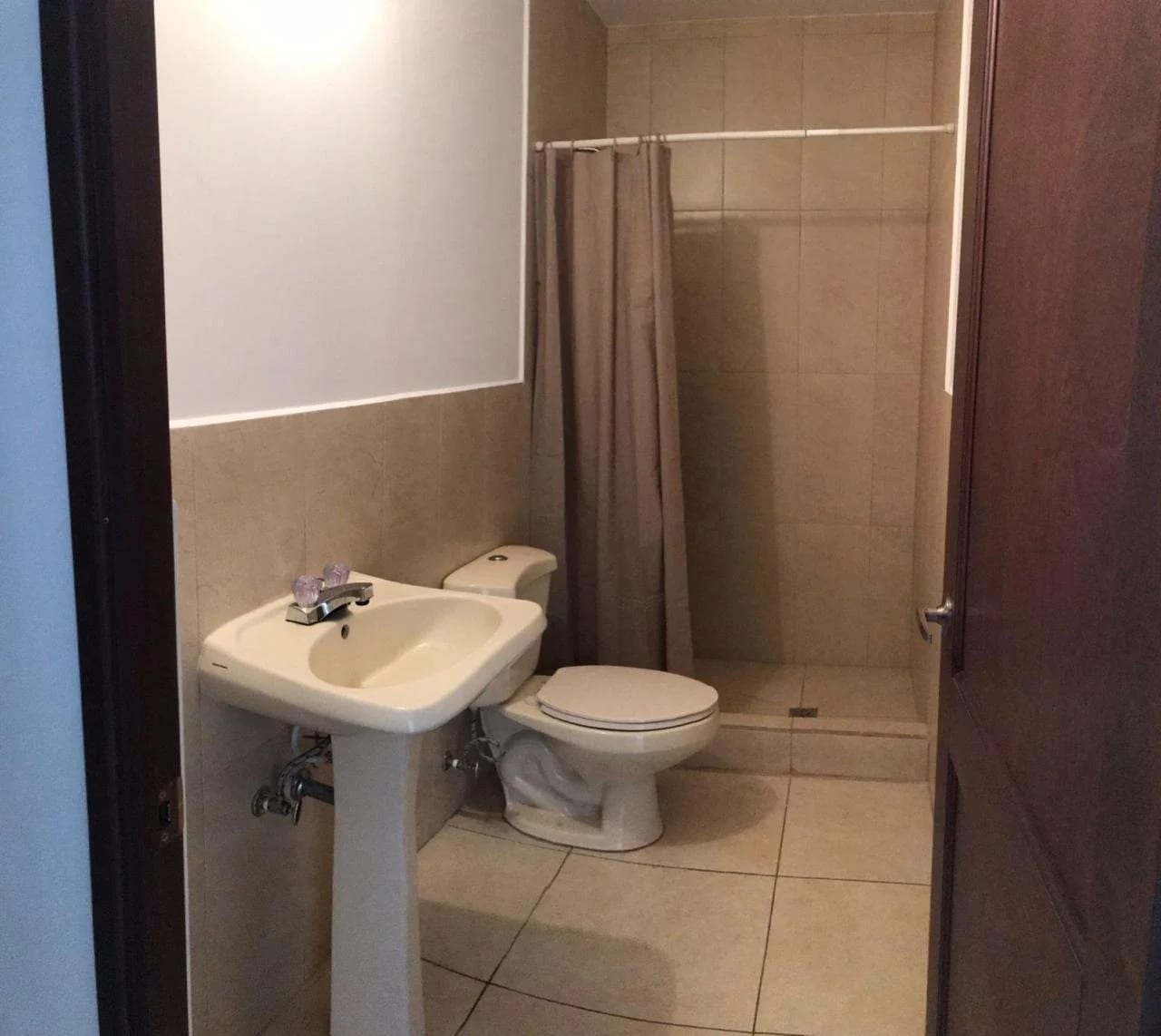Apartamento en Renta en Zona 11, Santa Maria de las Charcas — Apartamento en Alquiler en Santa María de Las Charcas, Zona 11, Guatemala, Ciudad — foto 11 de 13