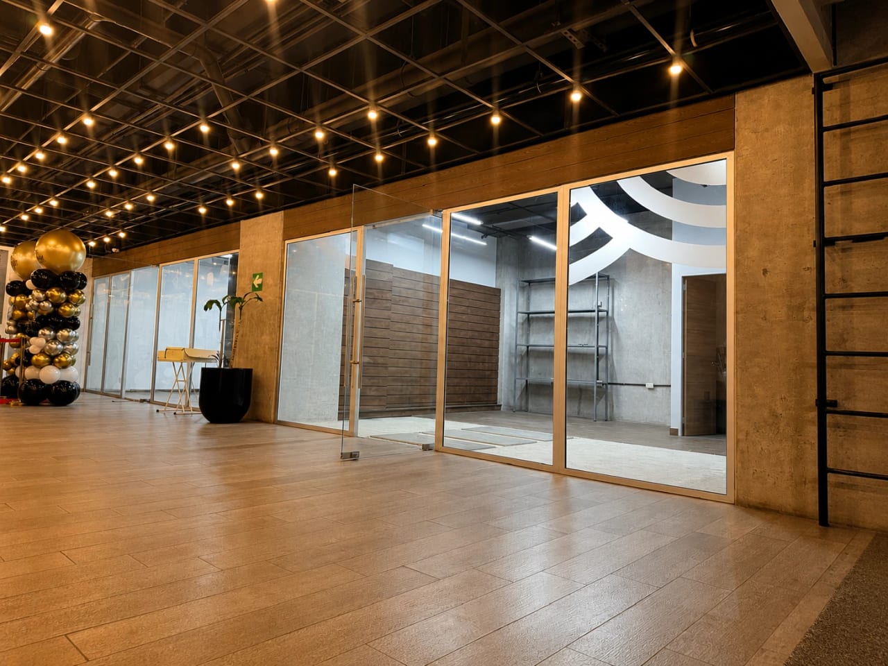 Local Comercial en Renta en Zona 13 - Image 2