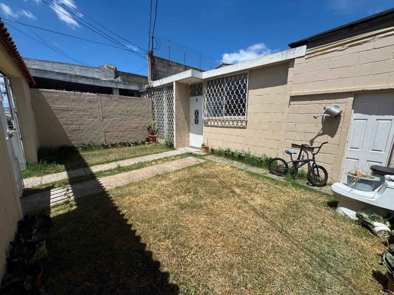 Casa en Venta en Lomas de Portugal, Zona 1 de Mixco — Casa en Venta en Zona 1 Mixco, Guatemala, Ciudad — foto 3 de 13