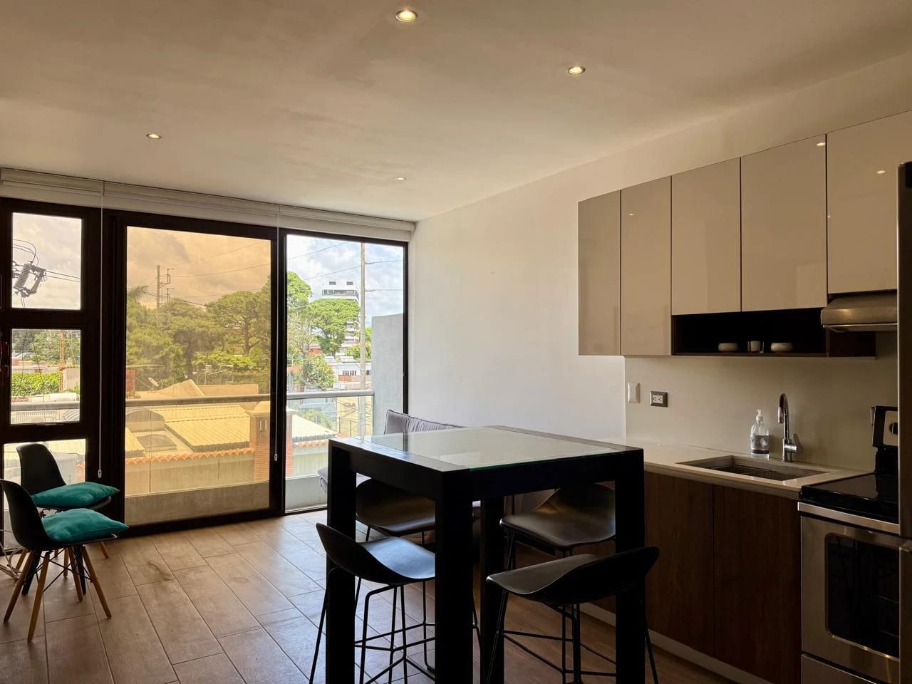 Apartamento Amueblado en Renta / Venta en Zona 10, Vivalt — Apartamento en Alquiler en Vivalt, Zona 10, Guatemala, Ciudad — foto 3 de 14