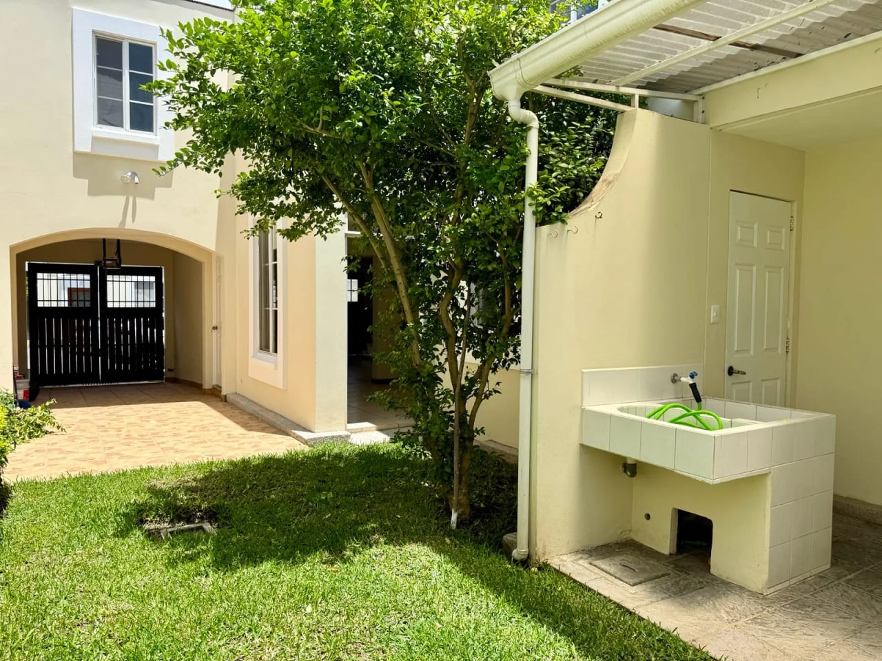 Casa en Renta en Condado Naranjo, Zona 4 de Mixco — Casa en Alquiler en Condado Naranjo, Zona 4 Mixco, Guatemala, Ciudad — foto 8 de 17