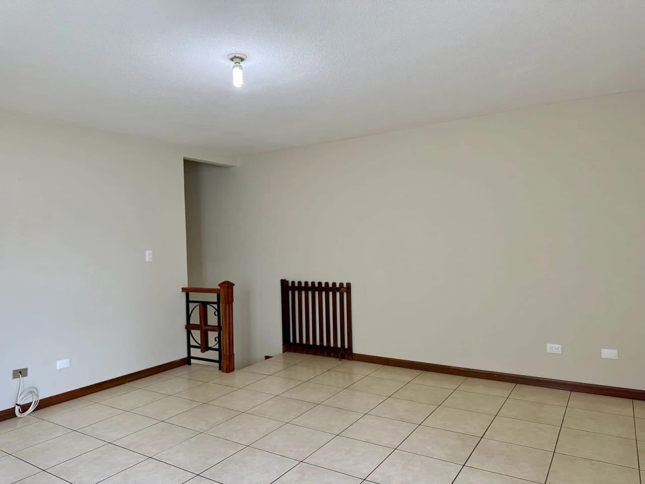 Casa en Renta en Condado Naranjo, Zona 4 de Mixco — Casa en Alquiler en Condado Naranjo, Zona 4 Mixco, Guatemala, Ciudad — foto 11 de 17