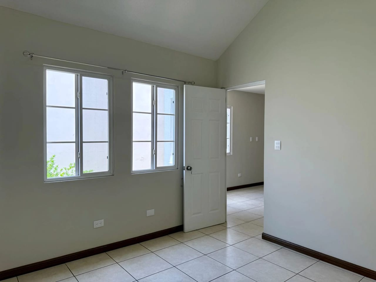 Casa en Renta en Condado Naranjo, Zona 4 de Mixco — Casa en Alquiler en Condado Naranjo, Zona 4 Mixco, Guatemala, Ciudad — foto 14 de 17