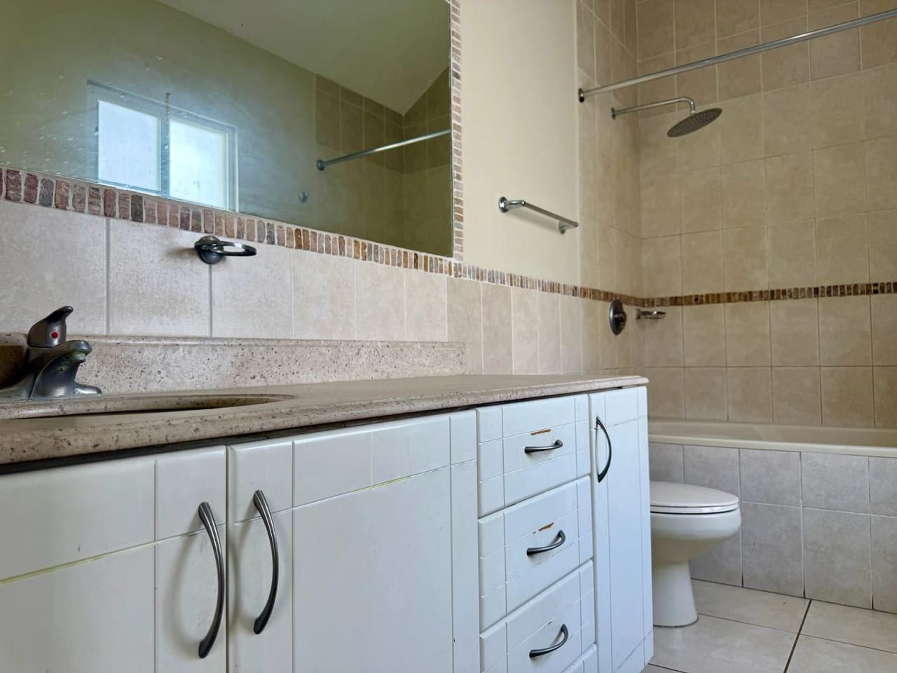 Casa en Renta en Condado Naranjo, Zona 4 de Mixco — Casa en Alquiler en Condado Naranjo, Zona 4 Mixco, Guatemala, Ciudad — foto 15 de 17