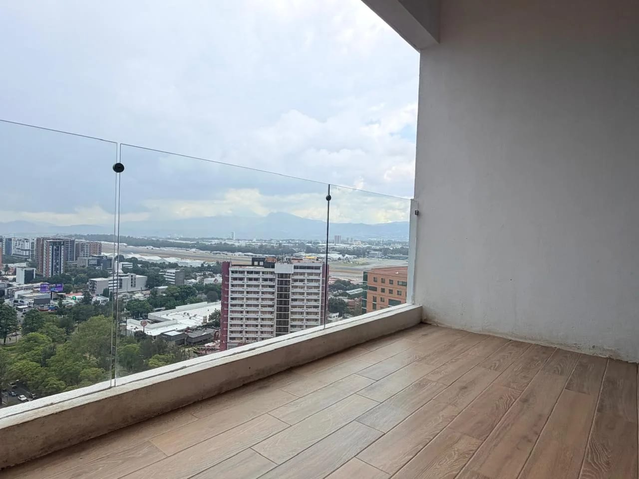 Apartamento en Venta en Zona 14, Parque 14 — Apartamento en Venta en Parque 14, Zona 14, Guatemala, Ciudad — foto 6 de 16