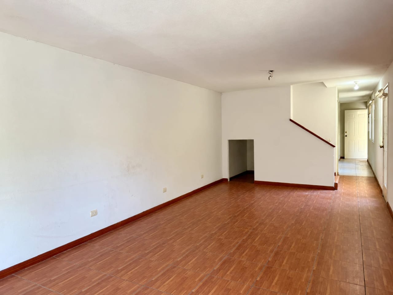 Casa en Venta en Villa Nueva, Jardines de Verona, Ciudad Santa Clara — Casa en Venta en Villa Nueva, Guatemala, Ciudad — foto 1 de 17