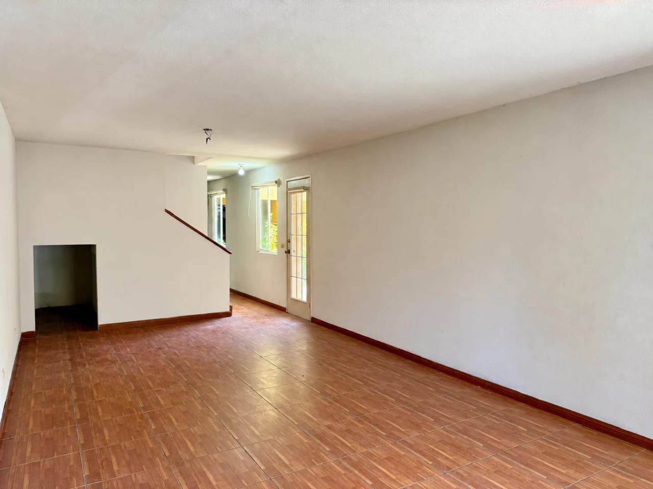 Casa en Venta en Villa Nueva, Jardines de Verona, Ciudad Santa Clara — Casa en Venta en Villa Nueva, Guatemala, Ciudad — foto 2 de 17