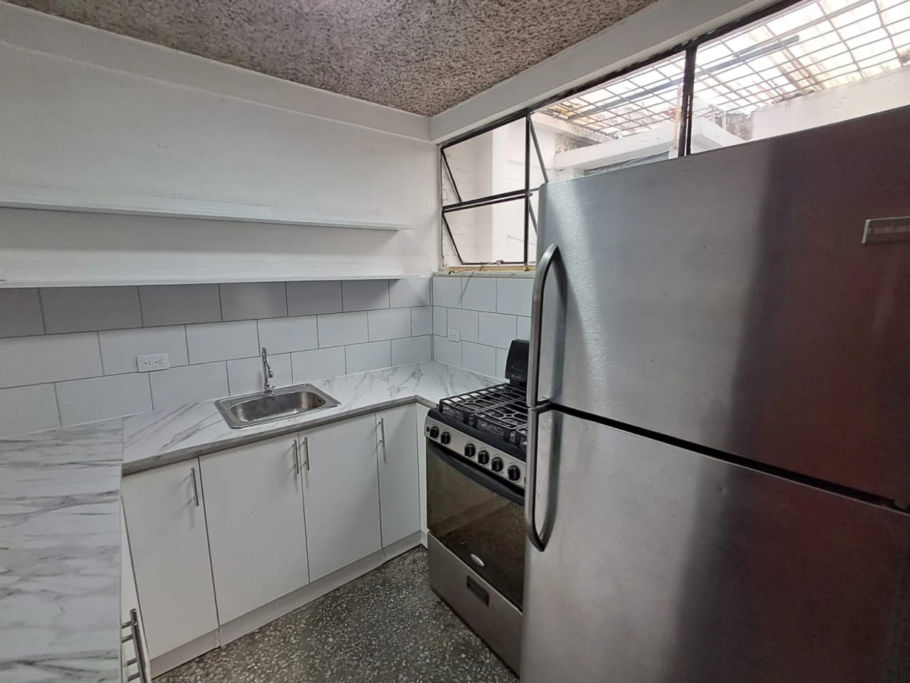 Apartamento en Renta en Zona 15. Colonia el Maestro II — Apartamento en Alquiler en Colonia El Maestro, Zona 15, Guatemala, Ciudad — foto 4 de 10